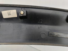 Laden Sie das Bild in den Galerie-Viewer, TOYOTA YARIS CROSS 20- KOTFLÜGELLEISTE LINKS HINTEN 75652-K2011