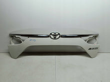 Load image into Gallery viewer, Toyota Avensis T27 LIFT 15- LISTWA BLENDA KLAPY BAGAŻNIKA TYŁ 76811-05140