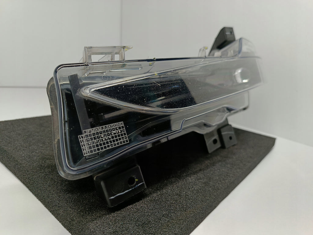 TESLA MODEL 3 M3 17- HALOGEN DRL LEWY LAMPA PRZECIWMGIELNA LED 1077395-00-C