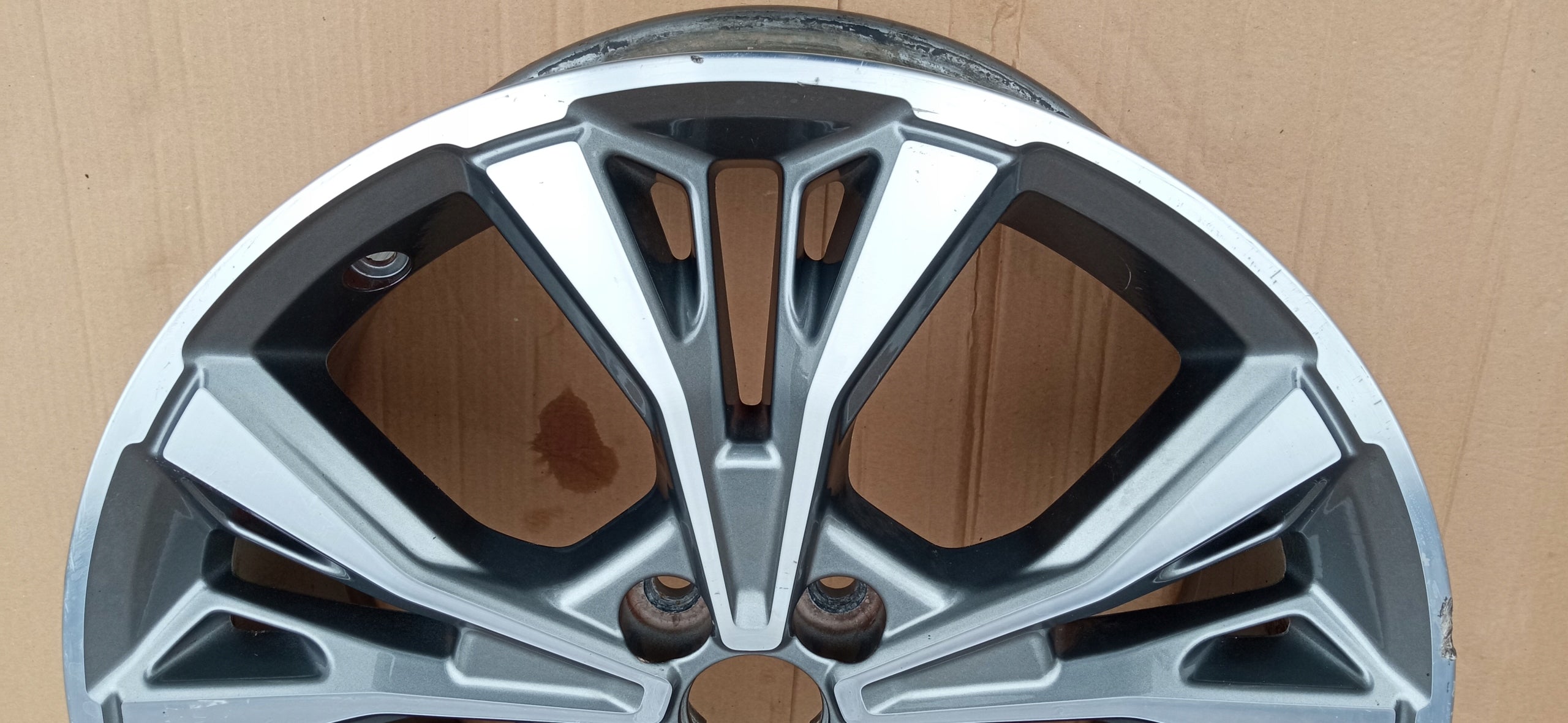 FELGA ALUMINIOWA FORD OE FOMOCO MONDEO KUGA S-MAX 8JX18HZ ET55 GS7J-AA