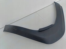 Laden Sie das Bild in den Galerie-Viewer, TOYOTA YARIS CROSS 20- KOTFLÜGELLEISTE LINKS HINTEN 75652-K2011