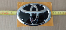 Laden Sie das Bild in den Galerie-Viewer, TOYOTA AYGO II 14- EMBLEM LOGO HECKKLAPPE NEU 75431-0H060