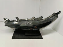 Laden Sie das Bild in den Galerie-Viewer, TOYOTA YARIS IV 4 P21 19- LAMPA REFLEKTOR LEWY PRZÓD SOCZEWKA KOITO K0-6 EU