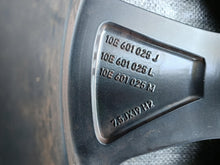 Laden Sie das Bild in den Galerie-Viewer, ALUFELGE SEAT OE 10E601025J 7.5JX19 5X112 ET50