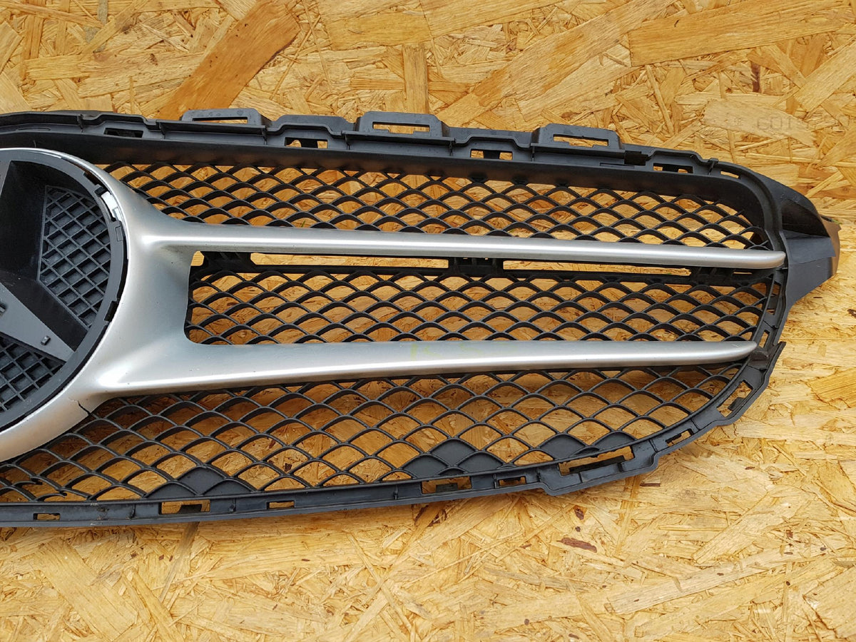 Mercedes C Class W205 14- Grille Grille Grille Front Bumper A2058800783 — photo 3 of 16