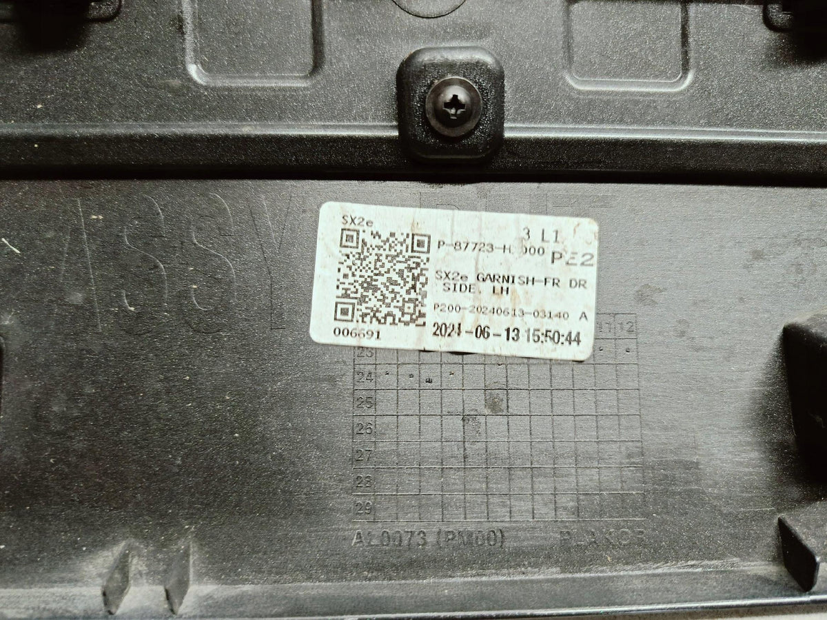 Hyundai Kona MK2 II SX2e 23- Listwa Nakładka Drzwi Lewa Przód 87725-HF010 — zdjęcie 14 z 16