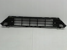 Laden Sie das Bild in den Galerie-Viewer, VOLVO XC40 II 22- KÜHLERGRILL STOSSSTANGE VORNE PDC 32136098