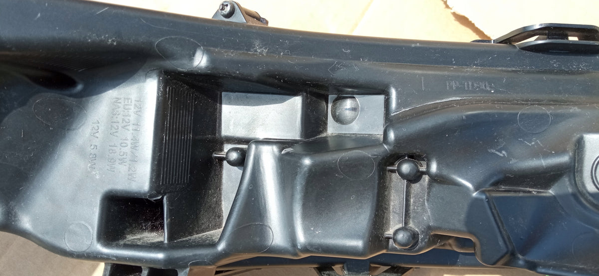 Mitsubishi Eclipse Cross Lift 21- Lampa Lewa Przód LED DRL EDM922-05010 — zdjęcie 13 z 15