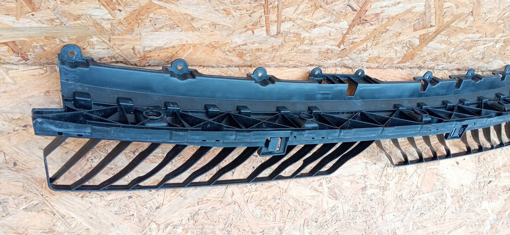 Volkswagen T-Roc 2GA 17- HALTERUNG HALTER HINTEN STOSSFÄNGER 807863A