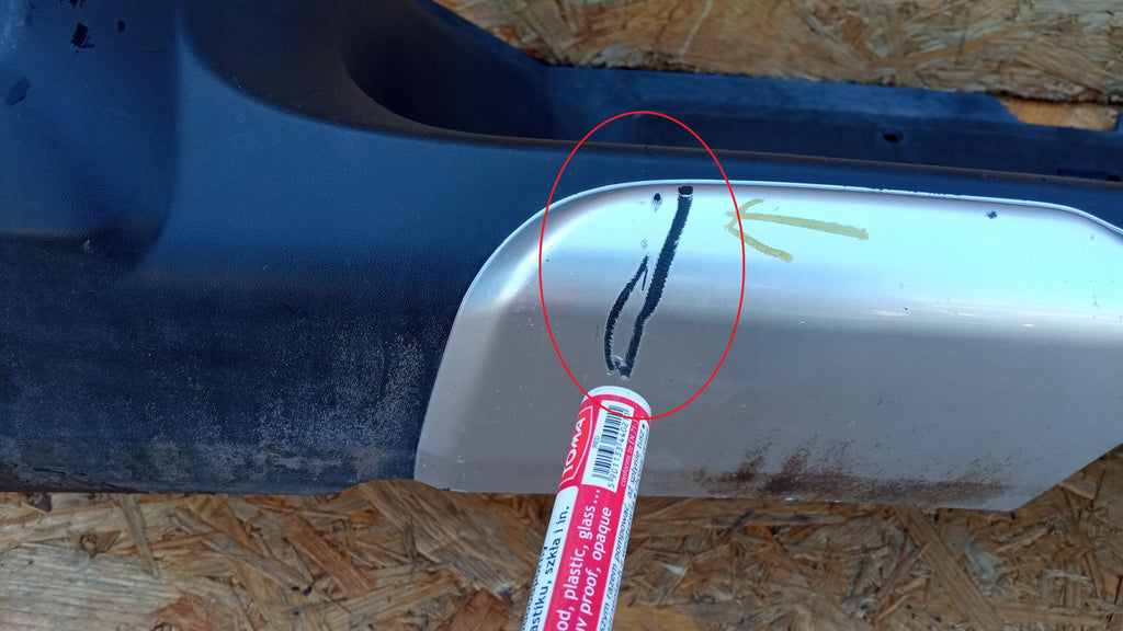 TOYOTA HILUX VIII 15- HECKBUMPER HINTEN TRITTSTUFE MITTE PC176-0K00S
