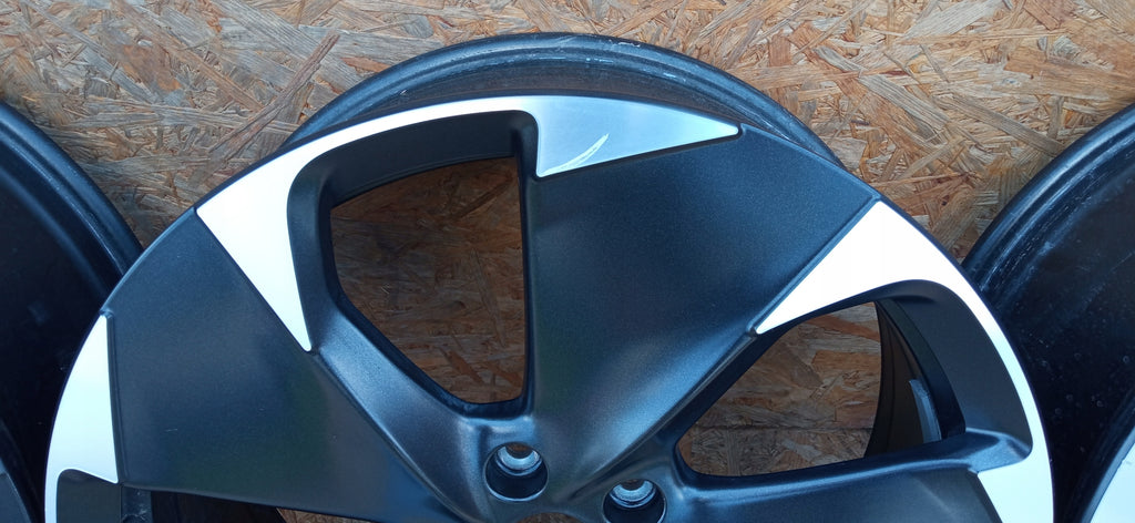 FELGEN 19 ZOLL SEAT CUPRA BORN 21- 7.5JX19 ET50 10E601025J