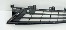 Load image into Gallery viewer, OPEL ASTRA K V LIFT 19- ATRAPA KRATKA GRILL ZDERZAKA PRZEDNIEGO 39130494