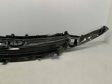 Laden Sie das Bild in den Galerie-Viewer, Opel Grandland X 17- GRILL BLENDE STOSSSTANGE VORNE UNTER KAMERA YP00023977