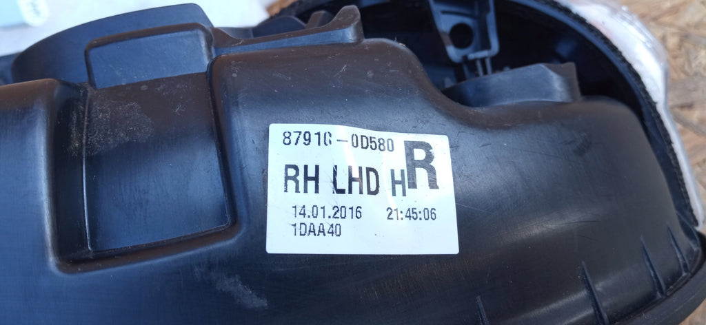 TOYOTA YARIS III 3 LIFT 14- LUSTERKO PRAWE 7 PIN 6401-002 RH
