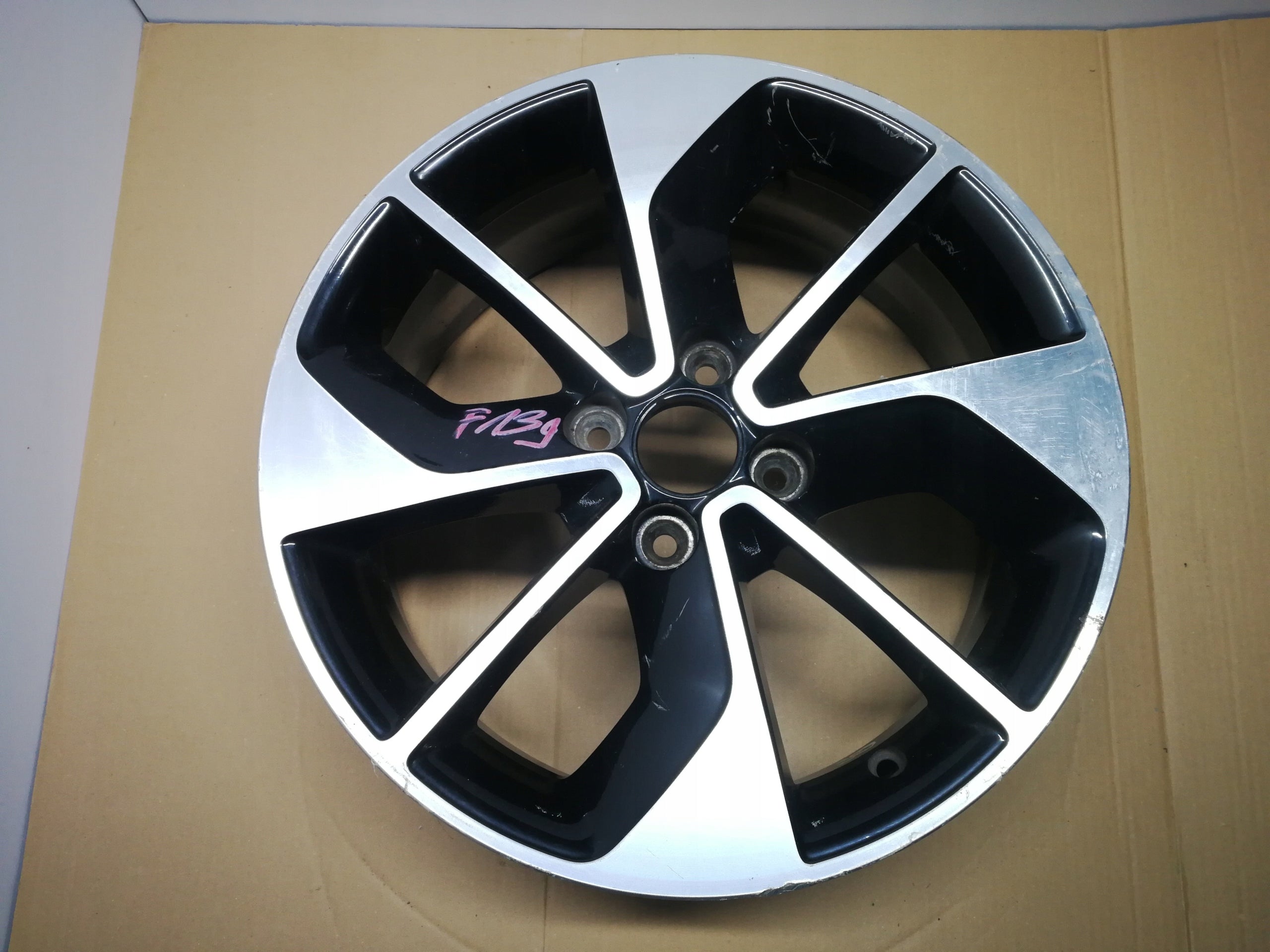FELGA ALUMINIOWA RENAULT CLIO IV CAPTRUR 6.5