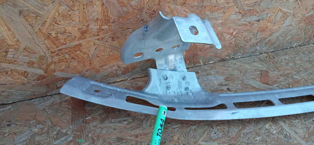 TESLA MODEL Y 21- FRONT BUMPER LOWER SUPPORT BRACKET 1505433-00-B