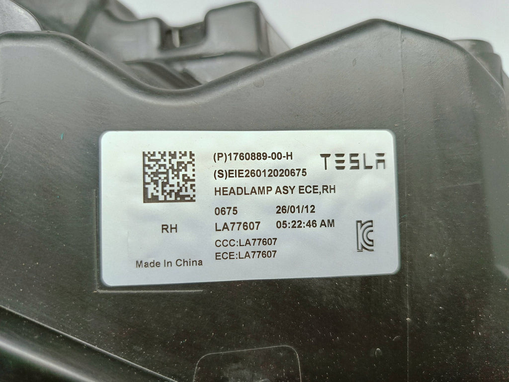 TESLA MODEL 3 LIFT HIGHLAND 24- LAMPA PRAWA PRZÓD FULL LED EU 176088900H