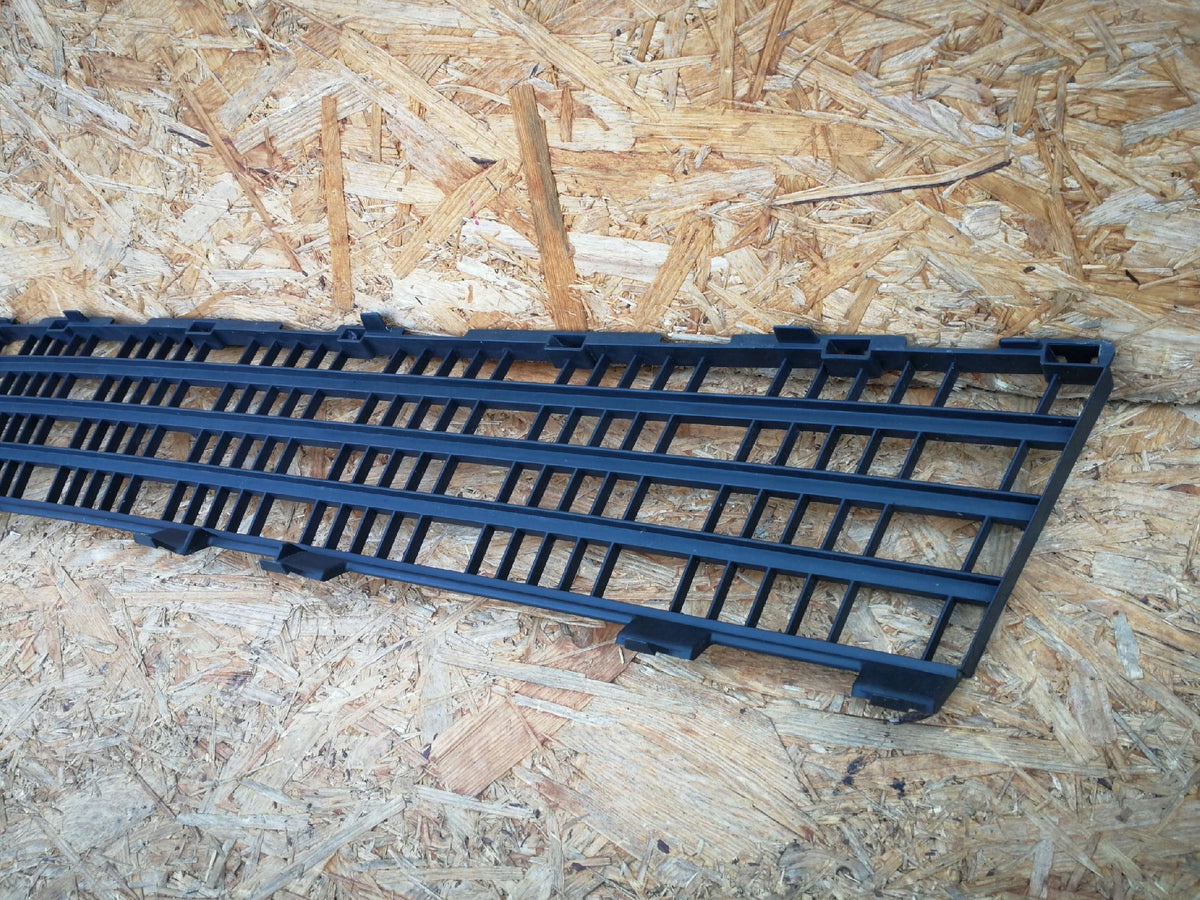 Renault Clio III 3 GT RS 09- Grille Calandre Calandre Pare-Chocs Avant 2006236 — photo 3 sur 10