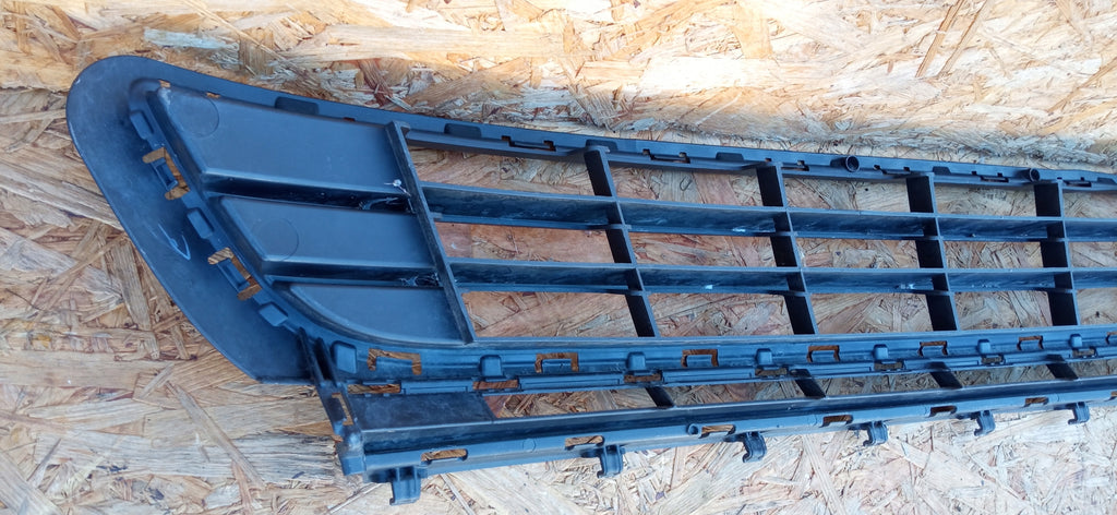 VOLKSWAGEN GOLF VII 7 5G0 12- KÜHLERGRILL STOSSFÄNGER VORNE 5G0853677
