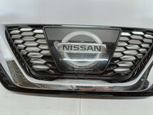 Load image into Gallery viewer, Nissan Qashqai II J11 LIFT 17- ATRAPA GRILL ZDERZAKA PRZEDNIEGO 62310HV00A