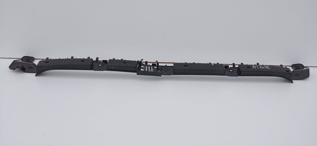 TESLA MODEL 3 LIFT 23- HALTERUNG HALTER MITTELSTÜCK STOSSFÄNGER HINTEN 1757096-00-C