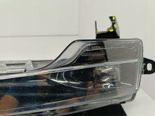 Laden Sie das Bild in den Galerie-Viewer, TESLA MODEL 3 M3 17- HALOGEN DRL LINKS NEBELSCHEINWERFER LED 1077395-00-D