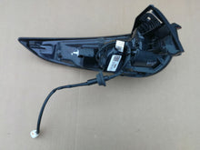 Załaduj zdjęcie do przeglądarki galerii, MAZDA CX-30 CX30 19- LAMPA PRAWA TYŁ TYLNA LED RDM92400020