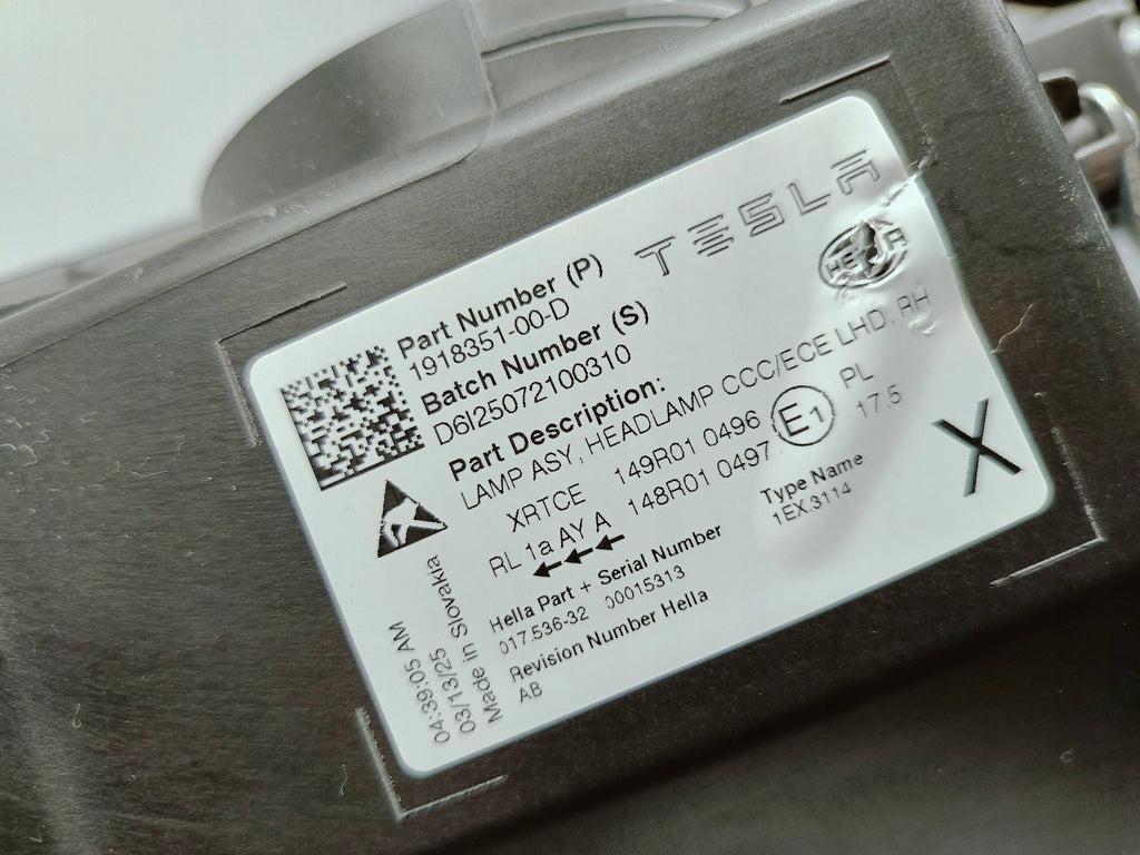 Tesla Model Y Juniper 25- LAMPA PRAWA PRZÓD FULL LED EU 1918351-00-D