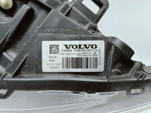 Laden Sie das Bild in den Galerie-Viewer, Volvo V60 S60 II LIFT 13- SCHEINWERFER LINKS VORNE XENON EU 31420253