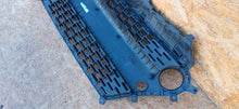 Laden Sie das Bild in den Galerie-Viewer, HYUNDAI I10 II 2 16- LIFT BLENDE GITTER GRILL 86569-B9500