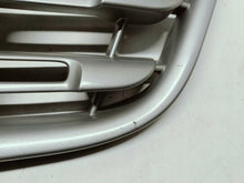 Laden Sie das Bild in den Galerie-Viewer, Renault Master III 3 10- ATRAPA GRILL KRATKA ZDERZAKA PRZEDNIEGO 623100256R