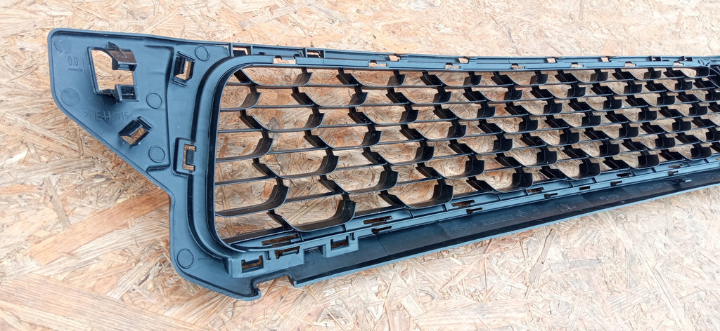 DACIA DUSTER I LIFT 13- ATRAPA KRATKA DOLNA GRILL ZDERZAKA PRZÓD 622540347R