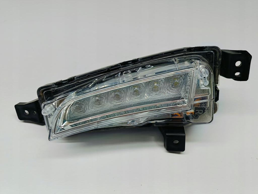 SUZUKI VITARA 15- HALOGEN DRL PRAWY LAMPA PRAWA ŚWIATŁO STANLEY LED W1378