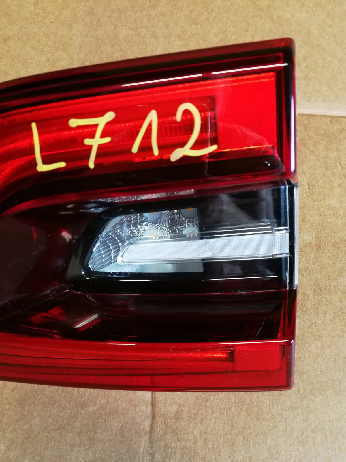 Renault Kadjar Lift 17- Hinten Links Leuchte Heckklappe LED 265553530R — Foto 2 von 8