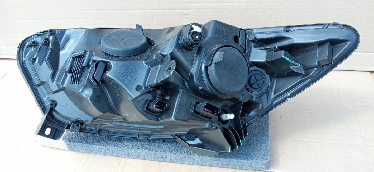 Renault Captur I 13- Lampa Reflektor Prawy Przód Zwykła H1 260105066R — zdjęcie 12 z 16