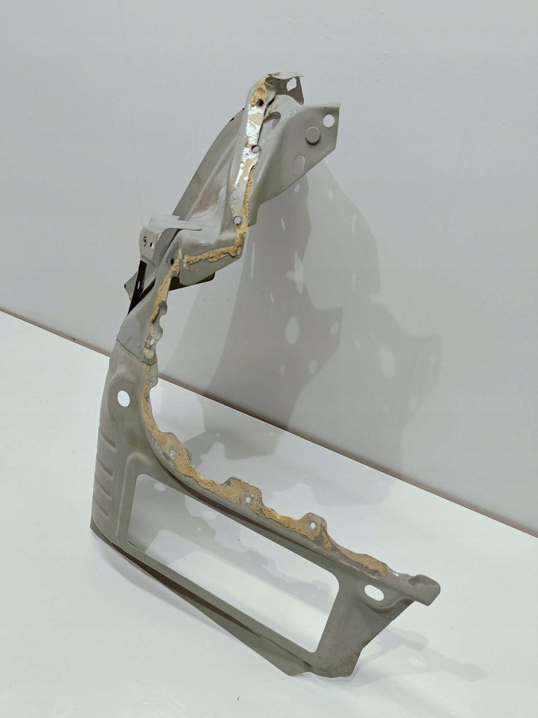 TESLA Model 3 M3 17- INNERE VERKLEIDUNG RECHTS HINTEN HALTERUNG 1095609-00-E