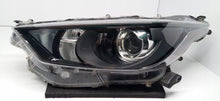 Laden Sie das Bild in den Galerie-Viewer, TOYOTA YARIS IV 4 P21 19- SCHEINWERFER LINKS VORNE LINSE KOITO K0-6 EU