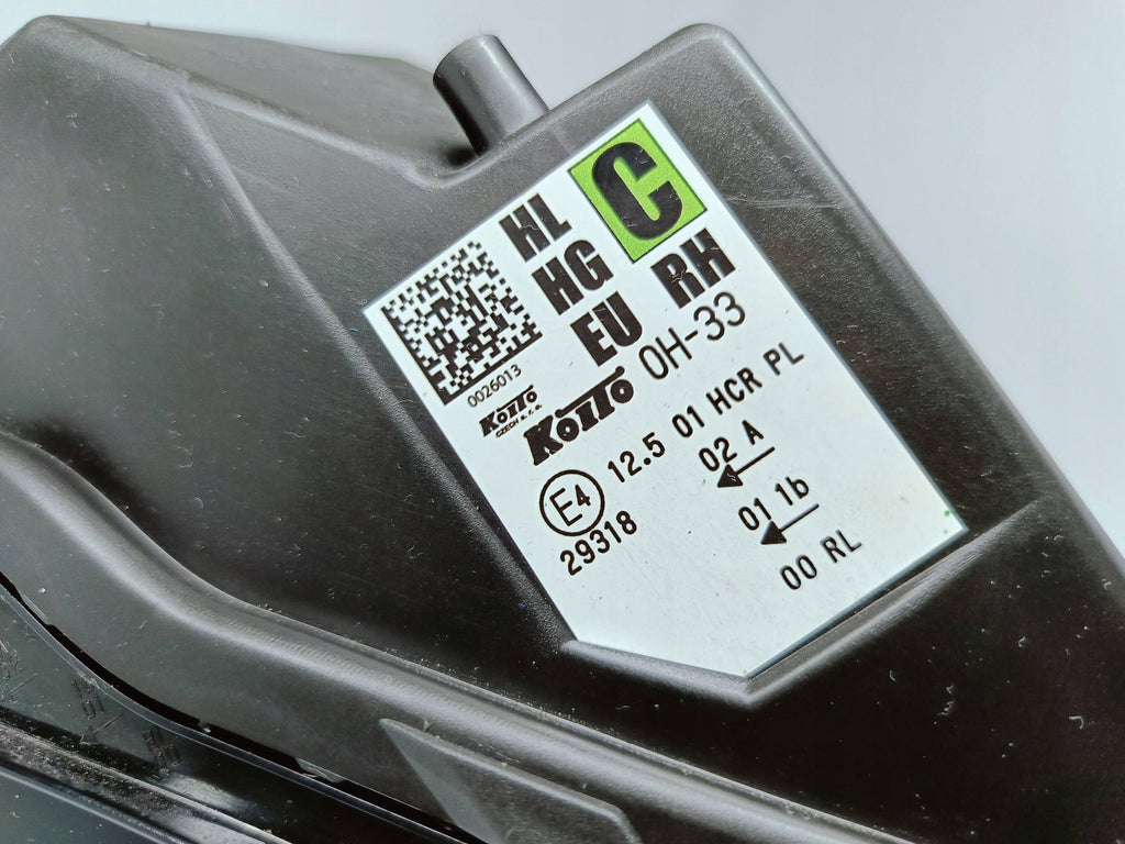 Toyota Aygo X 22- LAMPA PRAWA PRZÓD PRZEDNIA FULL LED EU KOITO 0H-33