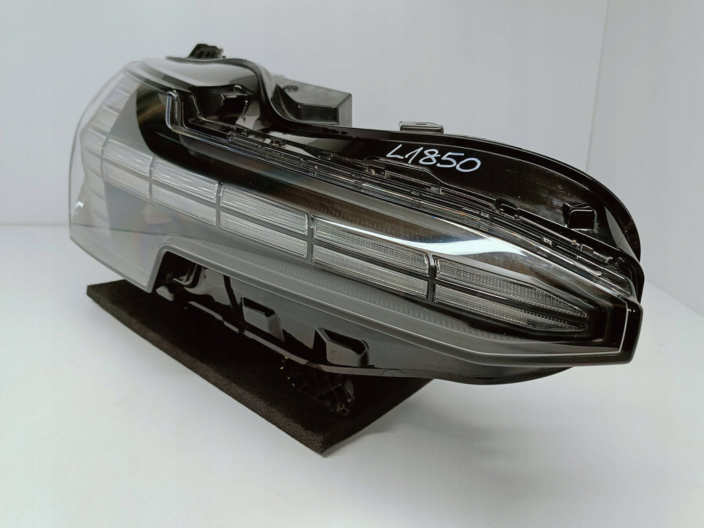 Volvo EX30 EX-30 23- LAMPA PRAWA PRZÓD PRZEDNIA FULL LED EU 80000628