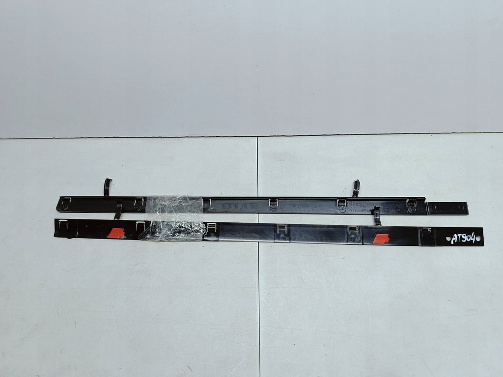 Volvo XC90 GLEITSTÜCK HALTER HAK BEFESTIGUNG TRÄGER SCHWELLER RECHTS 31253252