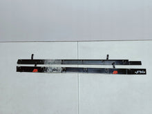 Laden Sie das Bild in den Galerie-Viewer, Volvo XC90 GLEITSTÜCK HALTER HAK BEFESTIGUNG TRÄGER SCHWELLER RECHTS 31253252