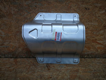 Laden Sie das Bild in den Galerie-Viewer, SUZUKI SX4 FIAT SEDICI KATALYSATOR WÄRMESCHUTZ OE 14231-79J01-000