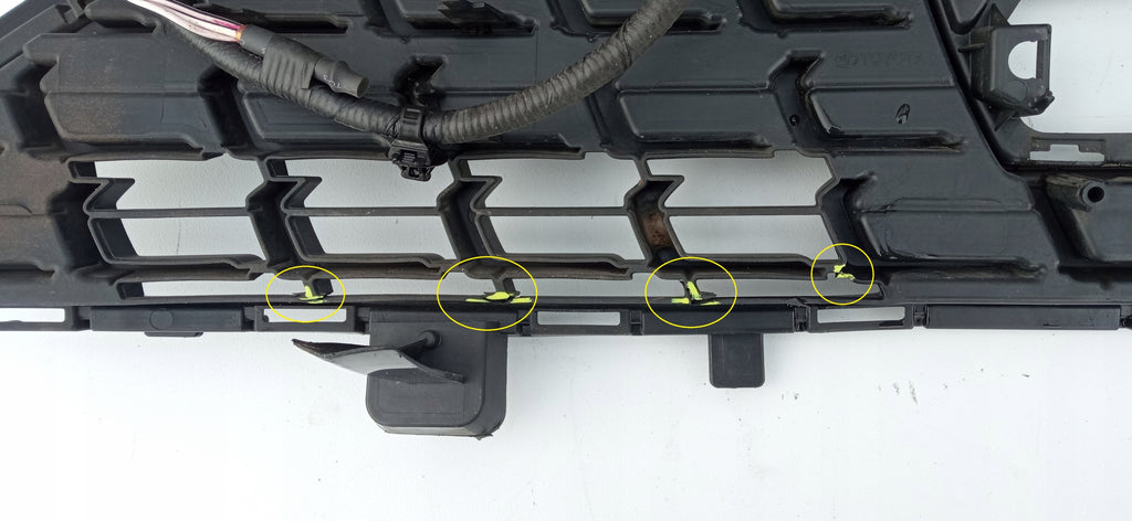 TOYOTA YARIS CROSS 20 ATTREPPA KÜHLERGRILL STOSSFÄNGER VORNE KABELBAUM 53111-0DB20