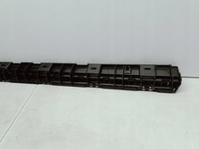 Laden Sie das Bild in den Galerie-Viewer, BMW 5 F10 F11 10- GLEITSTÜCK HALTER HALTERUNG SCHWELLER LINKS VORNE 51777184777