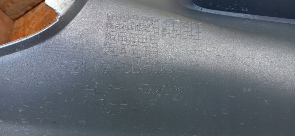 TOYOTA YARIS 4 IV 52119-0DA00 ZDERZAK PRZÓD PRZEDNI