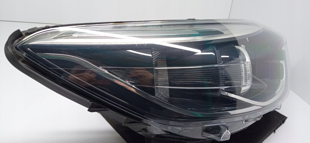 Renault Captur I 13- Lampa Reflektor Prawy Przód Zwykła H1 260105066R — zdjęcie 4 z 14
