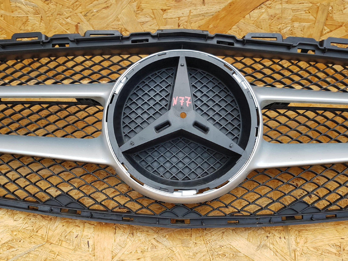 Mercedes C Class W205 14- Grille Grille Grille Front Bumper A2058800783 — photo 4 of 16