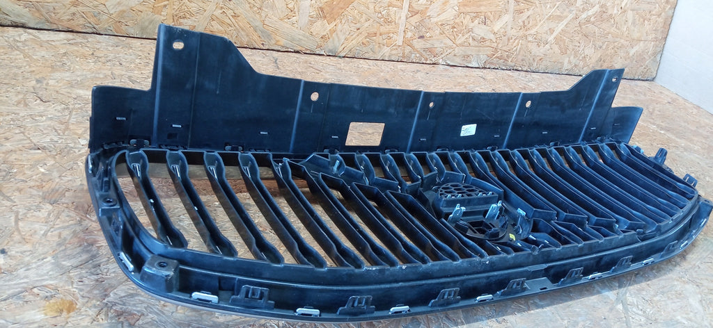 VOLVO XC60 II 17- ATRAPA GRILL KRATKA ZDERZAKA PRZÓD KAMERA 31457465