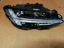 Laden Sie das Bild in den Galerie-Viewer, VOLVO S90 V90 17- SCHEINWERFER RECHTS VORN FULL LED 32228311