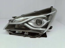 Załaduj zdjęcie do przeglądarki galerii, Toyota Yaris III 3 LIFT 17- LAMPA LEWA PRZÓD SOCZEWKA KOITO 0D-197